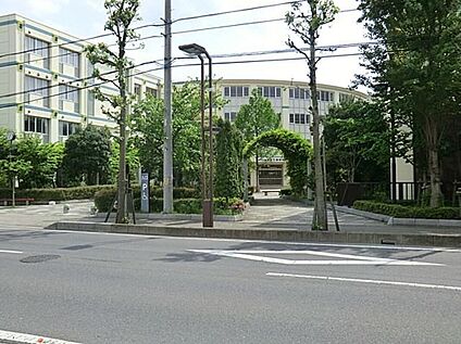 さいたま市立春野中学校 1781m(徒歩23分)