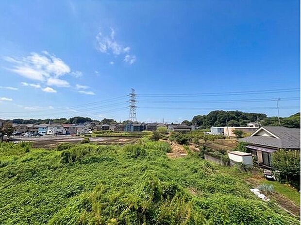 【住戸からの眺望写真】今日も、明日も、この街で、きっと誰かがしあわせになる物語が描かれていくはずです。同じ風景が毎日365日、まったく違う顔を見せてくれる。※CG加工により晴天にしています。