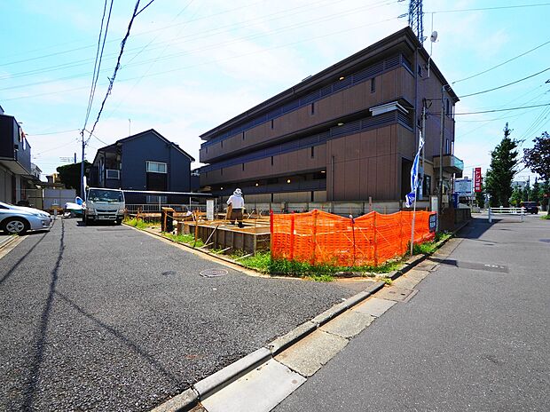 【前面道路含む現地写真】陽当たり良好!明るい2階リビング