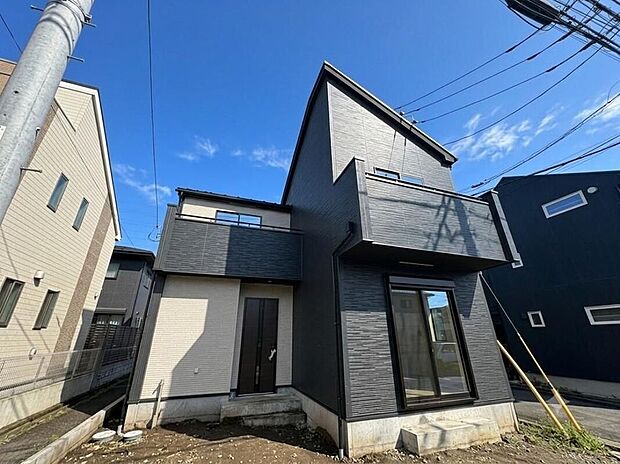 忙しく過ぎゆく日常を置き去るほど、ゆったりした時間が流れる住環境です。『快適』は「家」と「街」と「環境」が調和した時に訪れるのだと改めて感じさせてくれます。※曇りを晴れにCG加工済み
