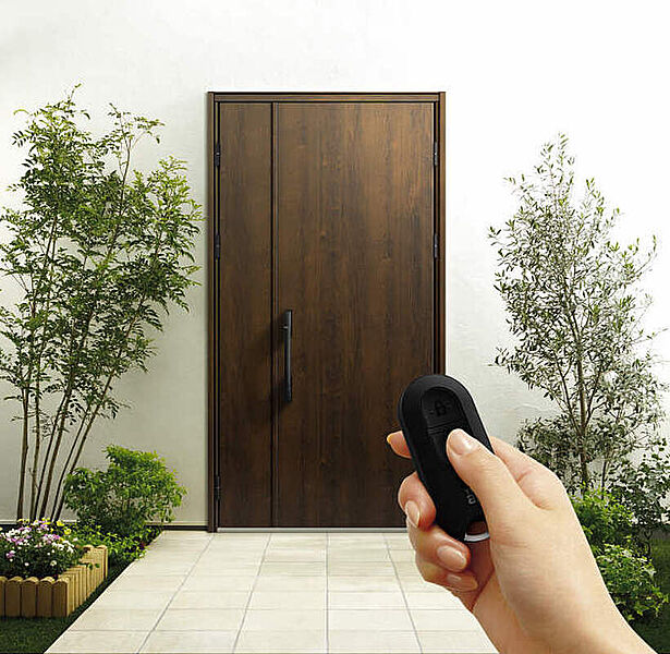 ■玄関ドアをボタンひとつでオープン＆ロック