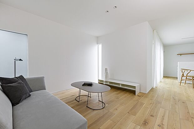 リビング
■リビングを見渡せる対面式キッチンだからお子様がいても安心