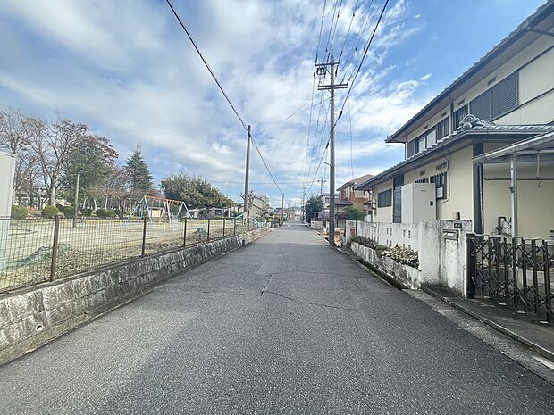 前面道路
(2025年12月撮影)