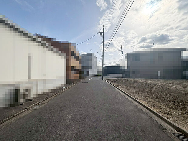 東側前面道路
2026年1月撮影