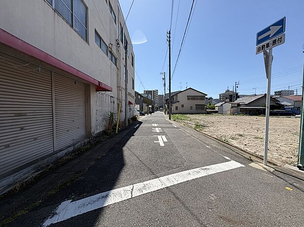前面道路 南側