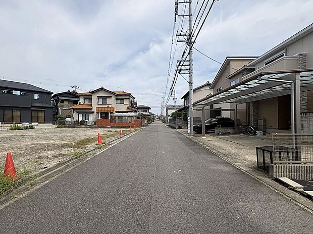 南東側前面道路(2026年9月撮影)