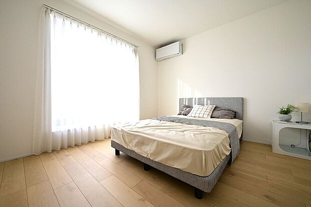 【主寝室】■収納上手ウォークインクローゼット有り