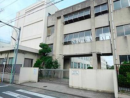 明治小学校 240m(徒歩3分)