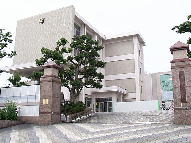 みよし市立北中学校(約1,100m)