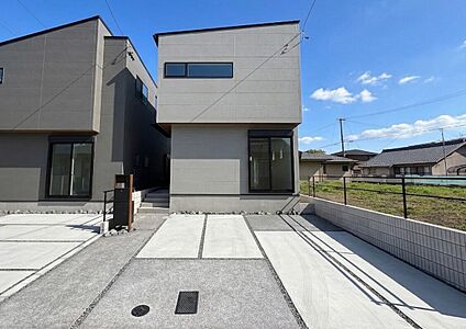 現地外観写真　B号棟