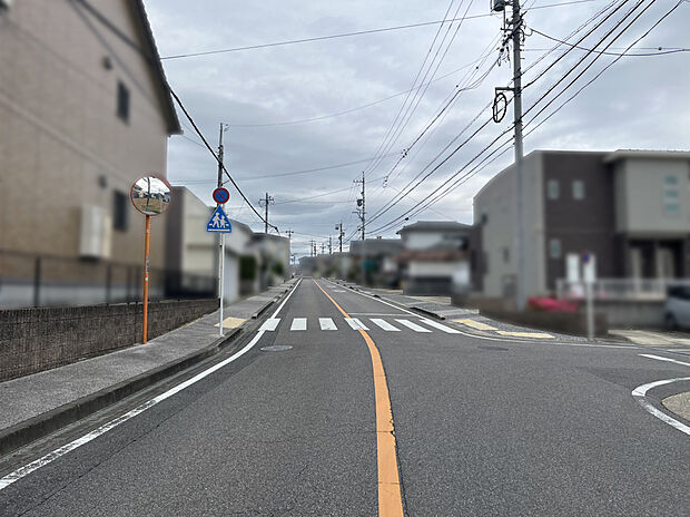 【前面道路 東側9.9m】■2025年5月撮影