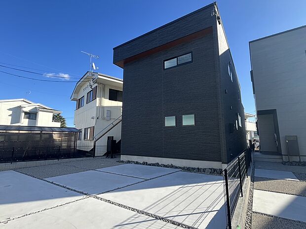 【B号棟現地写真】■完成済・内覧可■
お気軽にお問合せ下さいませ。