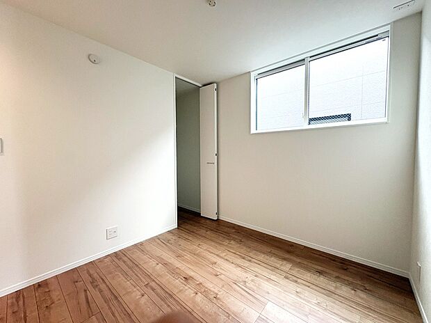 【洋室　B号棟】全室収納付きで住まいをスッキリと保てます！
