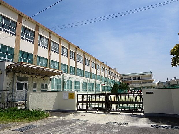 名古屋市立楠中学校（約260m）