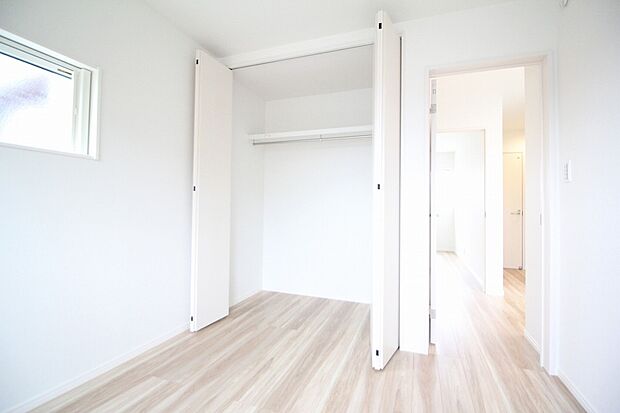 【洋室 施工例】■子ども部屋にも広々クローゼット