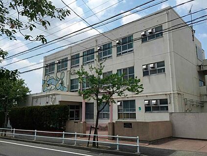 豊治小学校 700m(徒歩9分)