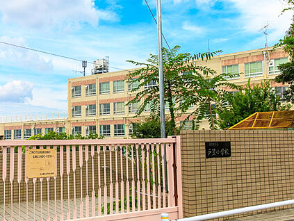 名古屋市立戸笠小学校 900ｍ(徒歩12分)