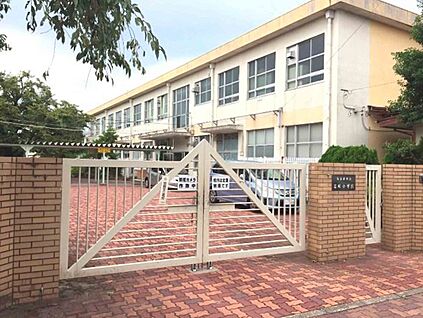 名古屋市立岩塚小学校 90m(徒歩2分)