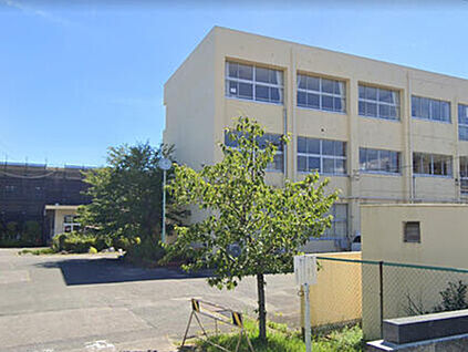 東浦町立森岡小学校 1100ｍ(徒歩14分)