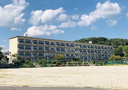 岡崎市立甲山中学校 1200m(徒歩約15分)