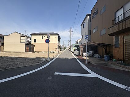 前面道路　南側