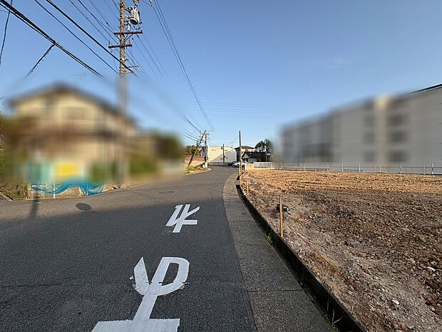 【前面道路(2026年3月)撮影】北東側公道幅員約8.0m