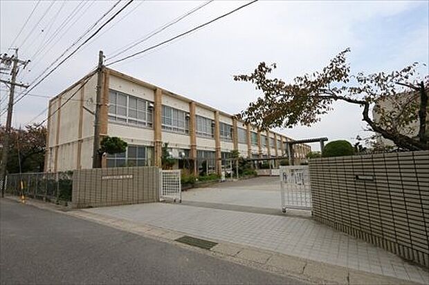 名古屋市立守山東中学校(約810m)