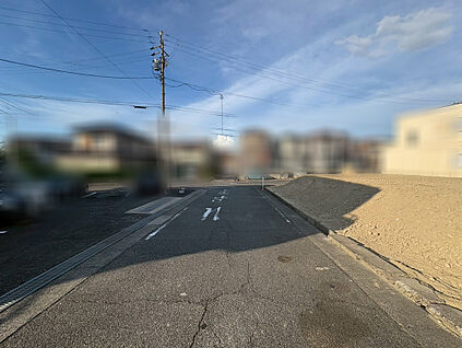北西側前面道路