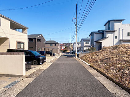 北側前面道路