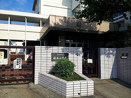 名古屋市立楠中学校 590m