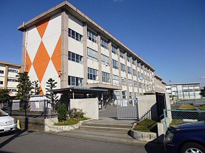 一宮市立丹陽西小学校 220m