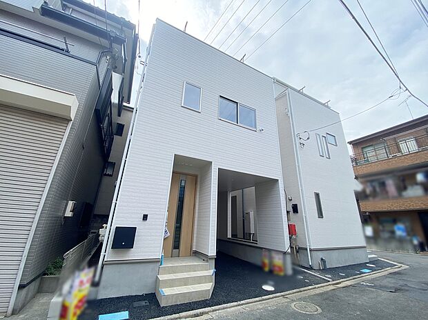 ≪現地ご案内は便利なネット予約も可能です!お気軽にお問い合わせください♪≫
生活するだけの家ではなく「日々を楽しむ暮らし」を♪