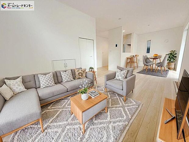 ≪見学予約ができます！≫
ぜひあなたの目で、実際のお部屋をお確かめください♪※家具をCGで加工しています。家具付き販売ではございません。