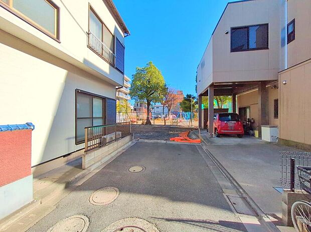 東側隣地は区立公園のため、日当たり、風通し共に良好な住環境です。当日のご案内も可能です！お問い合わせお待ちしております♪
