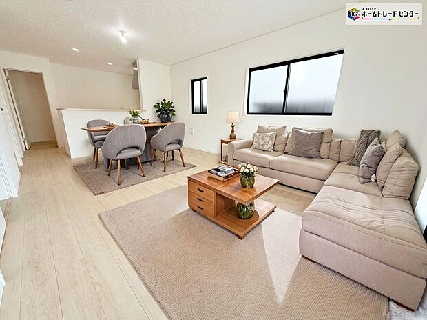 ≪Living room≫
16.7帖の広々としたLDK!インテリアのプランを考えるのも楽しみになりますね♪
※家具をCGで加工しています。家具付き販売ではございません。