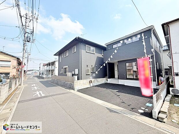 ≪お問合せ当日のご内覧もお任せください!≫
広々カースペースは並列2台駐車可能♪
セカンドカーをお考えになった際や来客時にも安心です◎