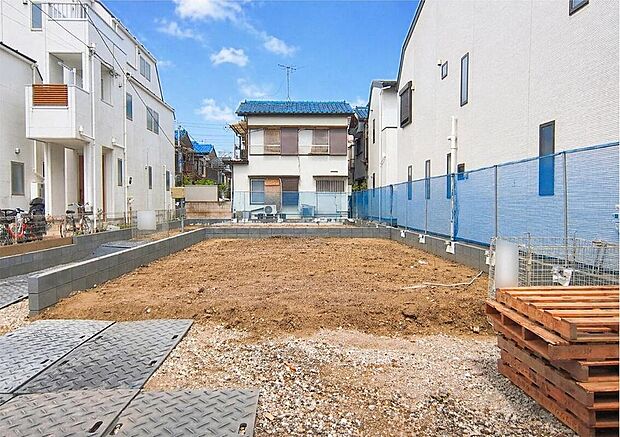 ≪内覧以外にも資金計画やライフプランに寄り添ったご提案をいたします♪≫
南道路ににつき陽当たり良好です！前面道路は車通りが多くないので、お車の出し入れもラクラクです♪
