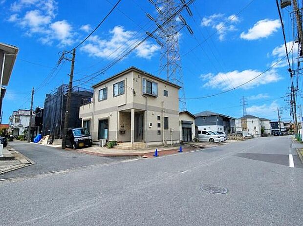 ≪見学予約可能!≫
小学校まで徒歩6分!中学校まで徒歩9分!最寄りスーパーまで徒歩12分!ご家族みんなが暮らしやすいエリアです♪