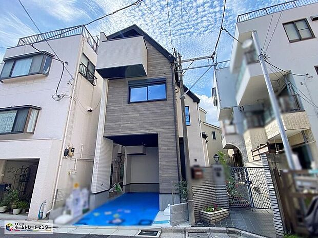 ≪現地ご案内は便利なネット予約も可能です!お気軽にお問い合わせください♪≫陽光を優しく受け止めるほのかな色合いの家!白とベージュを基調としたナチュラルな外観は温かみたっぷり♪
