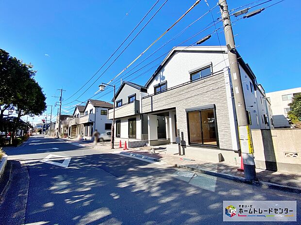 【前面道路含む現地写真】≪実際の設備・仕様をお確かめいただけます！≫
閑静な住環境に整然とした街並みが美しい12邸のコミュニティータウン誕生。
