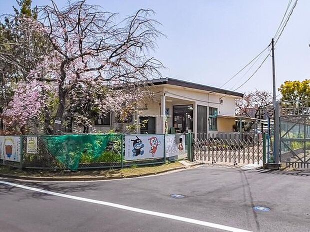 八潮市立伊草保育所(約1,072m)