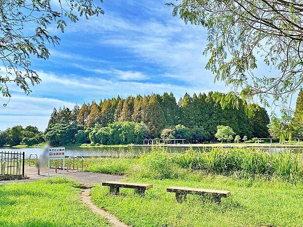 みさと公園(約2,100m)