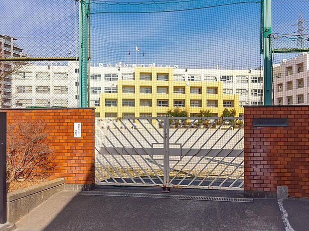 足立区立第九中学校(約787m)