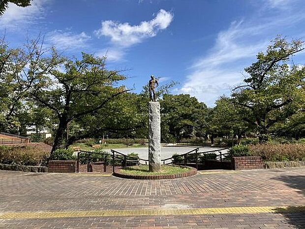青井ふれあい公園(約1,700m)