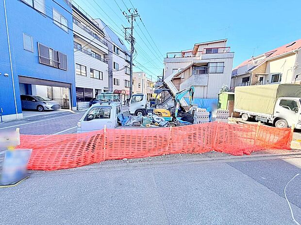 【現地外観写真】現地(2026年2月)撮影 確かな住宅性能と暮らしを彩る充実の設備。快適な新生活がスタートできます。ぜひあなたの目で、現地をお確かめください♪