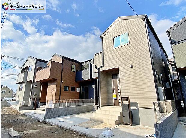 【現地外観写真】≪即入居可！すぐに新生活が始められます。≫
（3号棟）耐震に優れた工法を採用、一生住む家だから構造にも環境にもこだわりを。