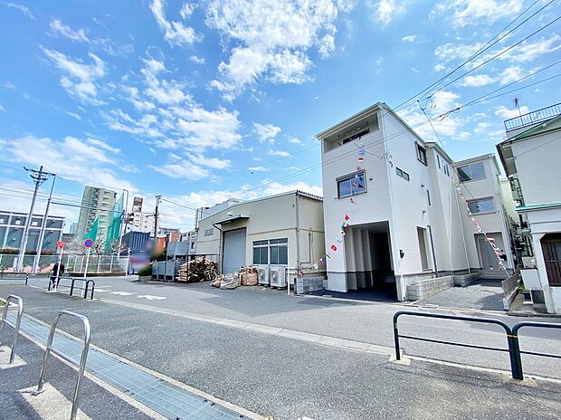 【現地外観写真】堂々完成！いつでも内覧できます。