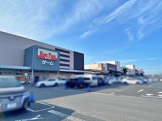 ピアラシティみさと（約2,100m）