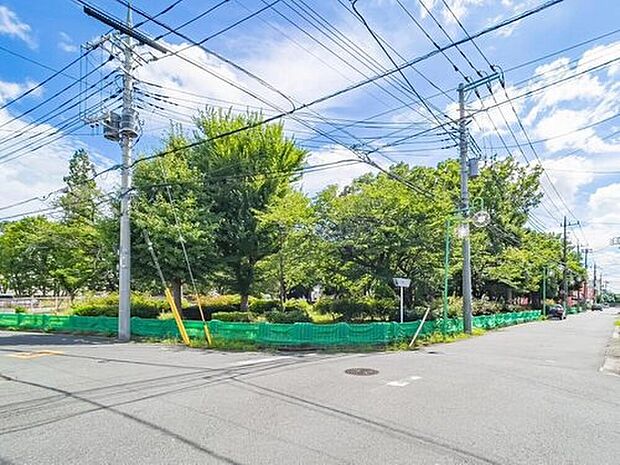 八潮中央公園（約2,700m）