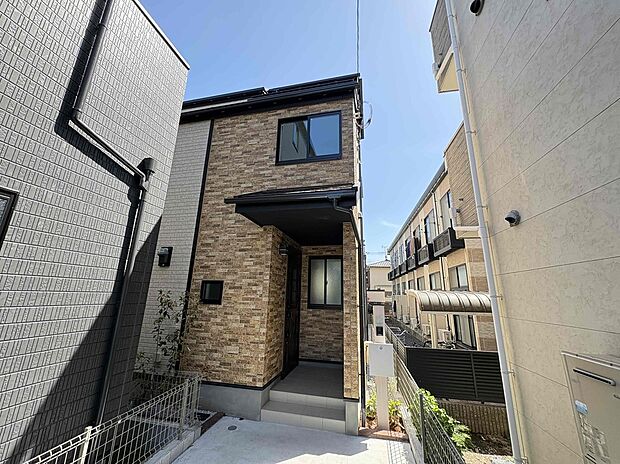 【≪Delivery box≫】不在時の受け取りに便利な「宅配ボックス」も完備しているので宅配便の受け取りを気にする煩わしさがありません☆